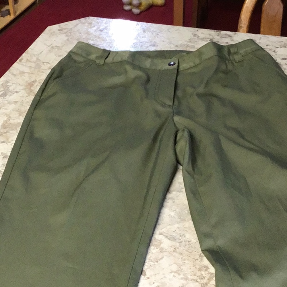 Cutter Buck golf pants, size 8, 32” inseam